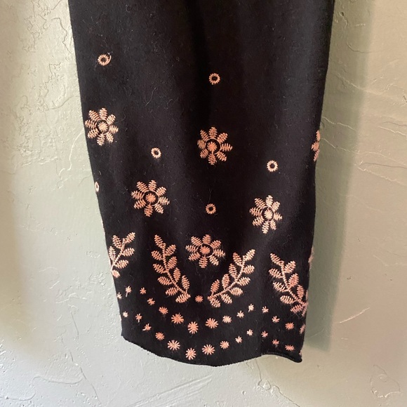 Torrid crop premium legging- scallop embroidery black size 2X - Picture 14 of 14